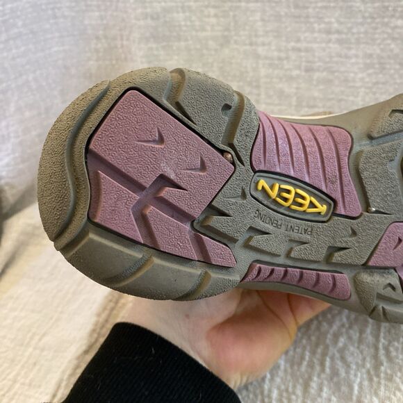 Keen Newport Women’s Size 10 Closed Toe Sandals Walking Beach Adjustable Bungee - Picture 16 of 16